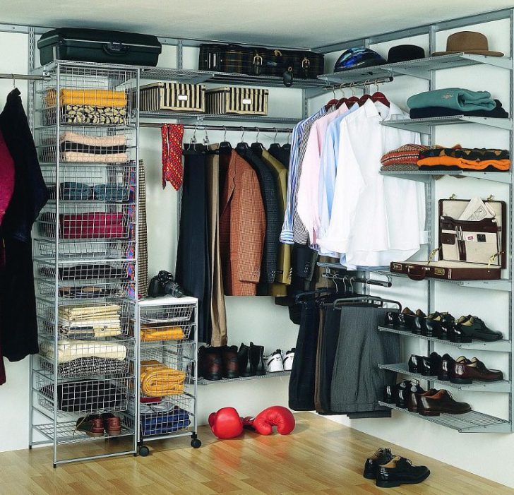 Удобно и стильно: как сделать гардеробную в маленькой квартире